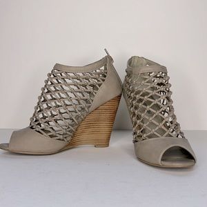 Gunmetal Open Weave Peep Toe Bootie Sz 6